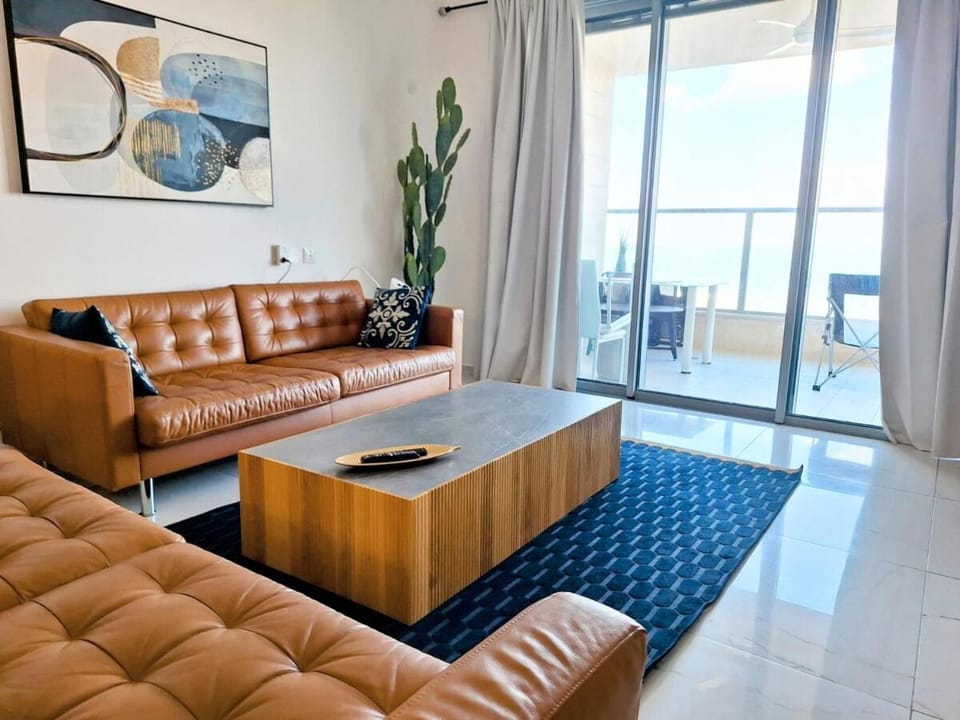 Beachfront Shomer Shabbat Friendly Apartment in South District