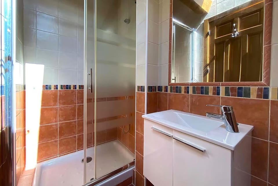 Bathroom, Living room