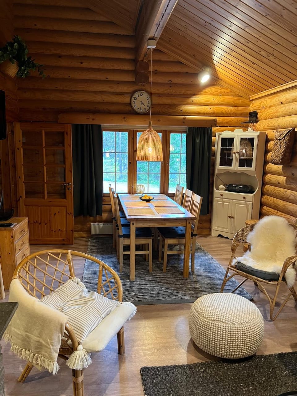 Charming Log Chalet, Ylläs, Wifi, 400m to restaurants Chalet in Lapland