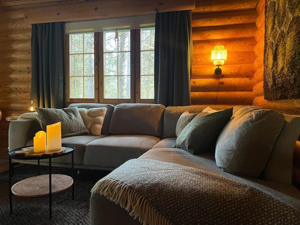 Charming Log Chalet, Ylläs, Wifi, 400m to restaurants Chalet in Lapland