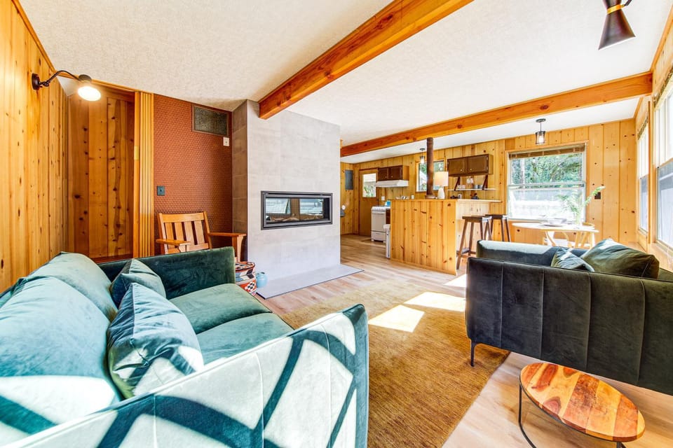 Walk to Skykomish River: Wooded Escape w/ Fire Pit House in Baring