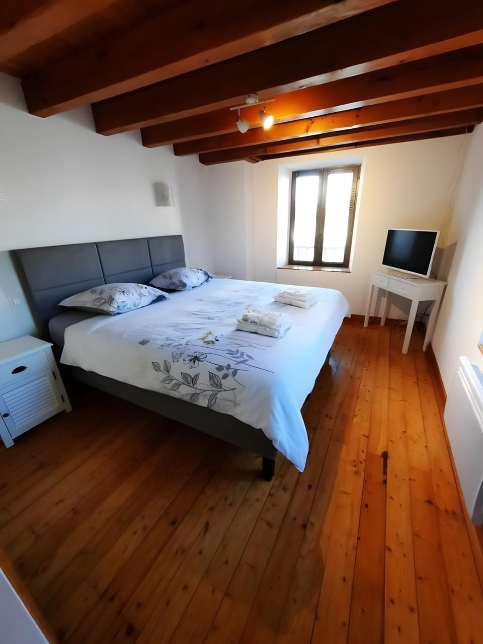 Property building, Living room, Bedroom
