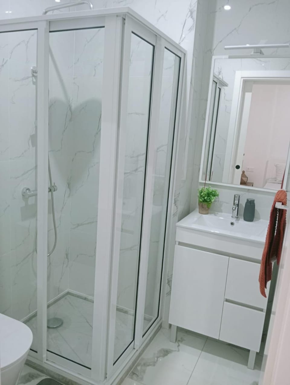 Shower, Toilet, Bathroom