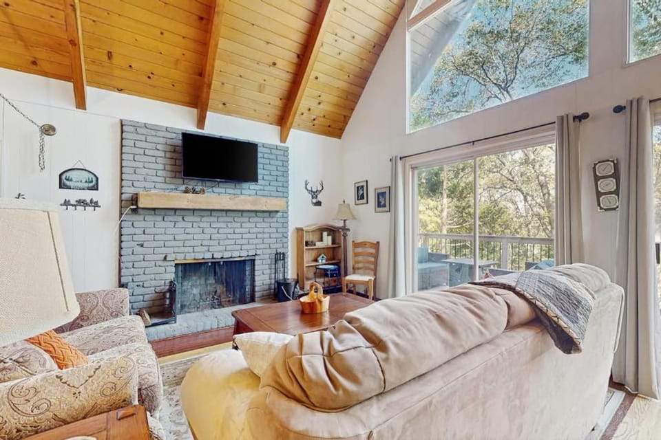 Cedar Glen Hideaway House in Lake Arrowhead