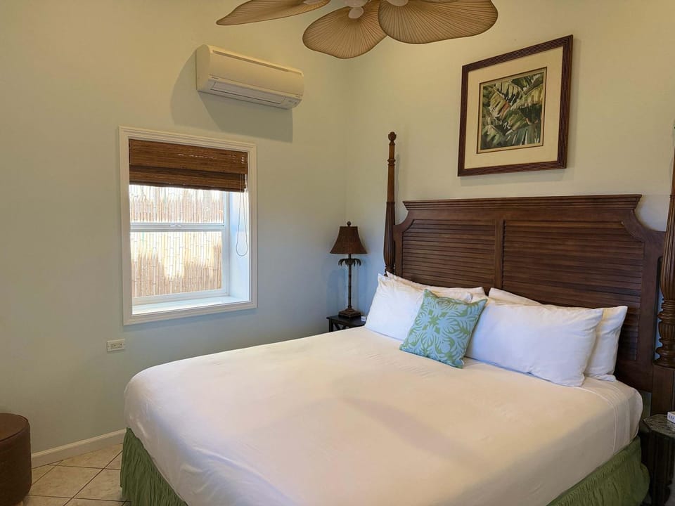 Maui B&B - 3 Ensuite Rooms - Steps from Beach w AC Inn in Kapalua