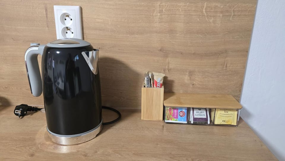 Coffee/tea facilities, Kitchen or kitchenette