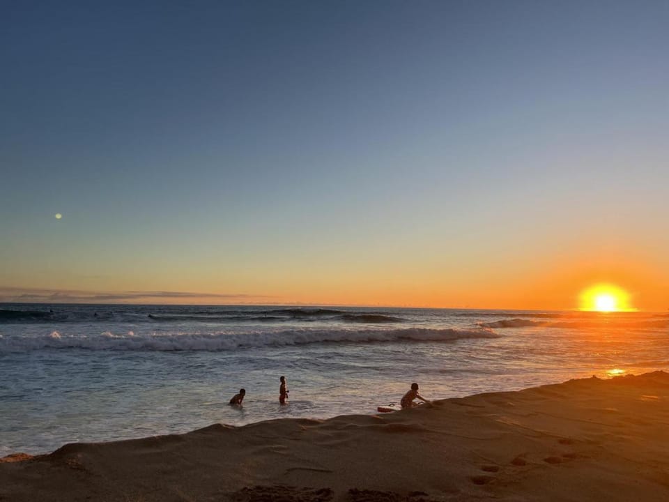 Kalo Homes - Surfside Serenity House in Makaha Valley