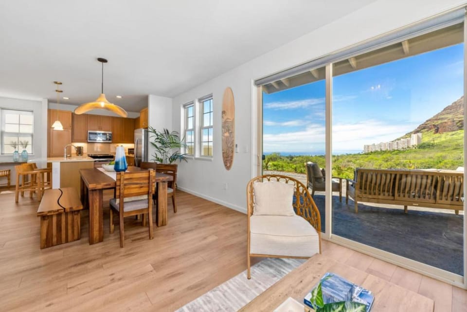 Kalo Homes - Moana Beach Cottage House in Makaha Valley