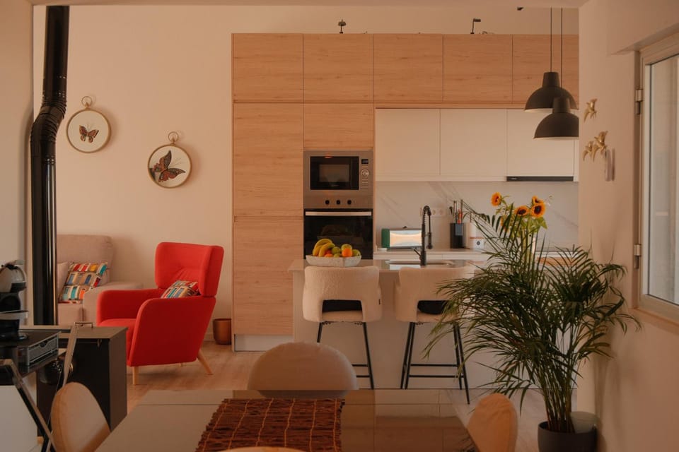 Kitchen or kitchenette, Kitchen or kitchenette, Living room, Dining area
