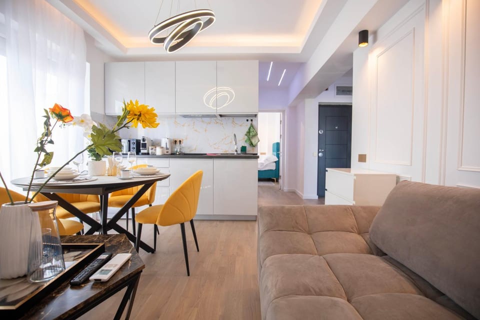 Kitchen or kitchenette, Seating area, Dining area, minibar