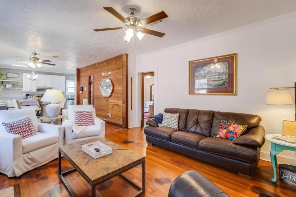 Miazza Cottage House in Gulfport