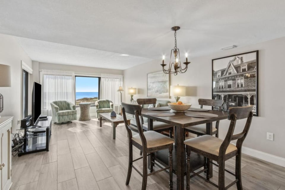 Amelia Surf and Racquet Club Condo - 4th Floor Ocean Front - Pools - Tennis Courts - Sleeps 4 House in Amelia Island