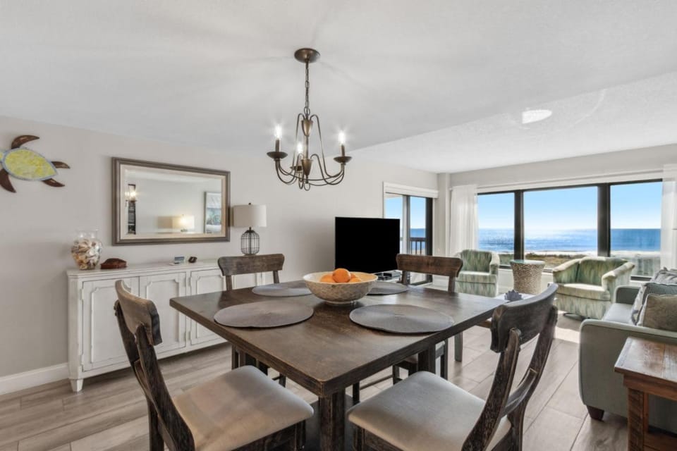 Amelia Surf and Racquet Club Condo - 4th Floor Ocean Front - Pools - Tennis Courts - Sleeps 4 House in Amelia Island