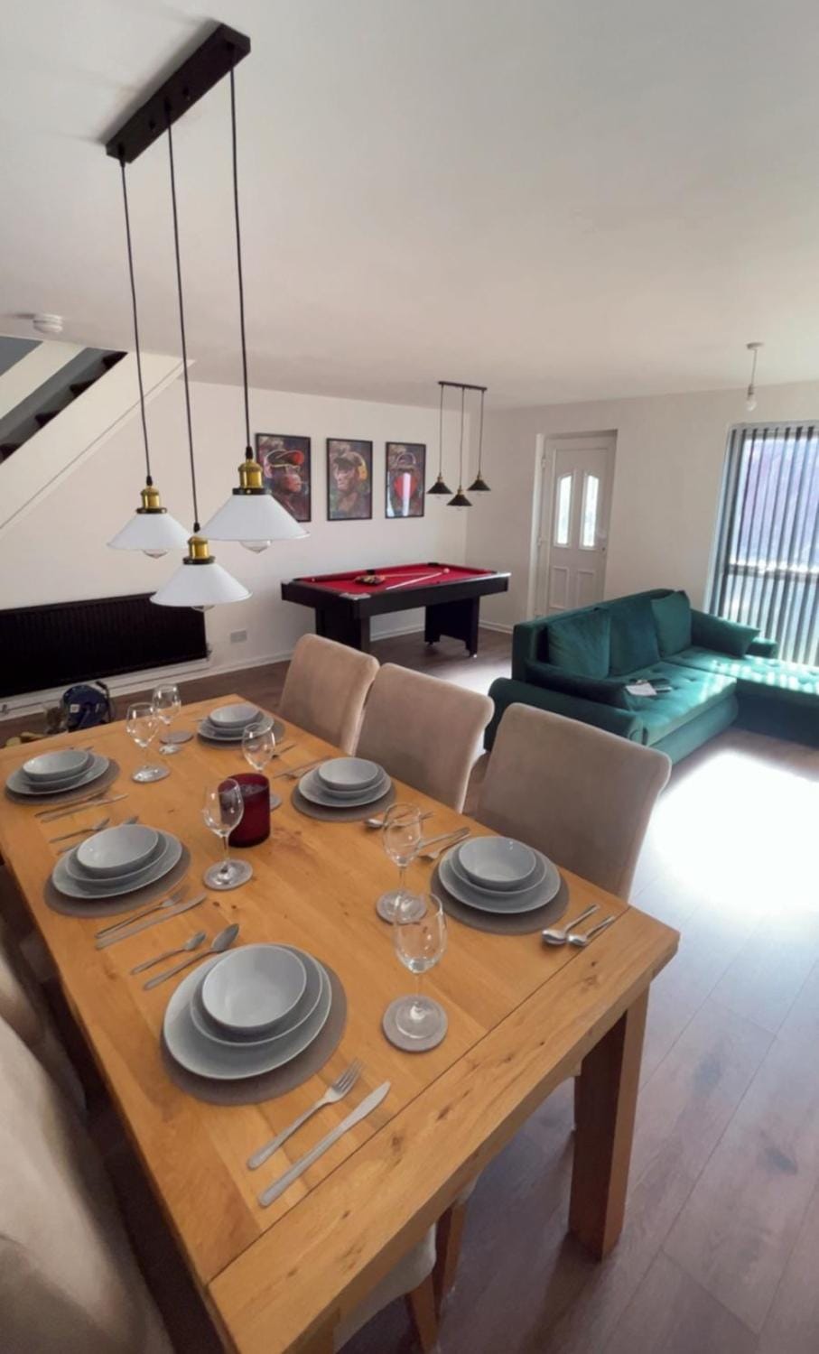 Property building, Kitchen or kitchenette, Living room, Seating area, Dining area, Family, Family, Family, Facility for disabled guests