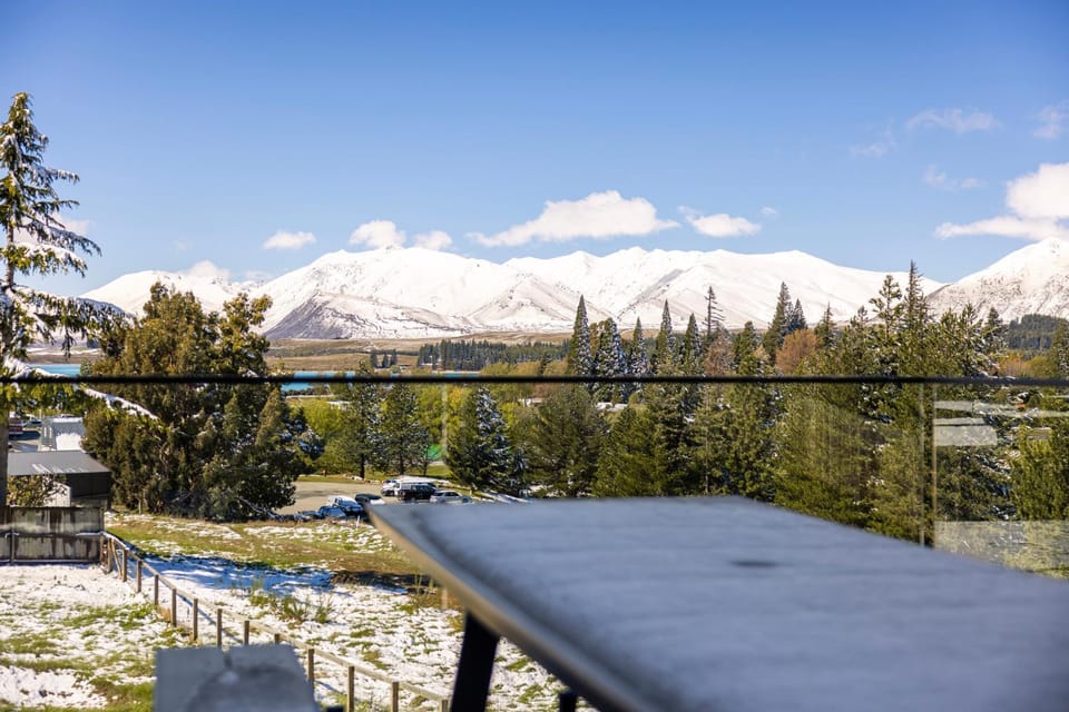 Balcony/Terrace, Lake view, Mountain view