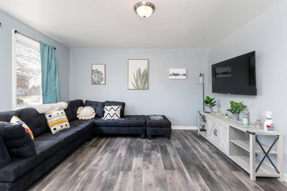 3BR home near Heritage Park House in Dundalk