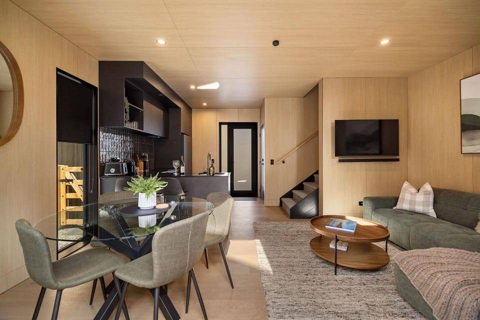 Living room, Dining area