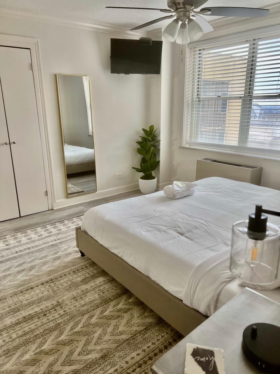 24G TOP FLOOR 2BR 2BA Downtown Atlanta House in Atlanta