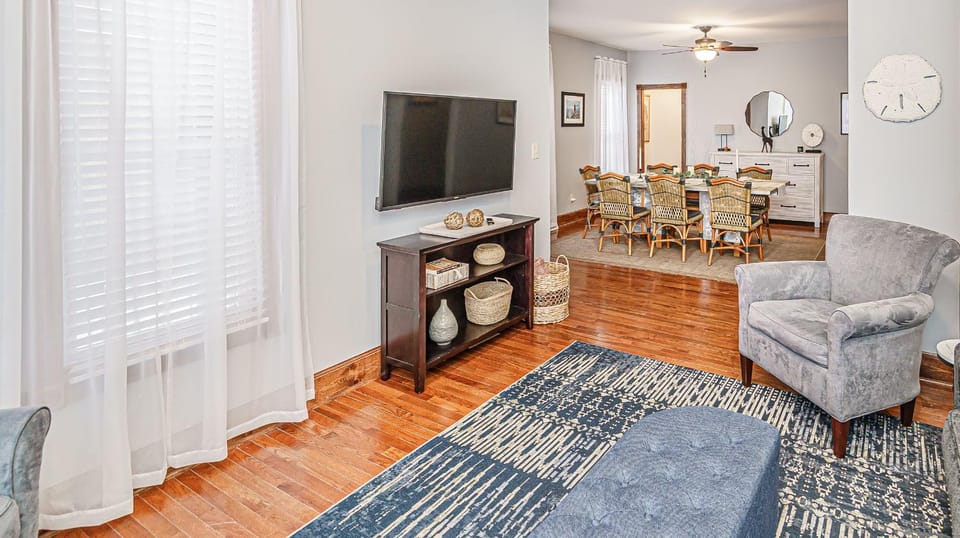 Communal lounge/ TV room, Living room
