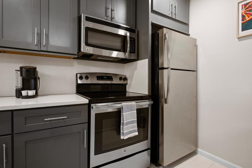 3-0 Stunning Third Floor Retreat Downtown Atlanta House in Atlanta