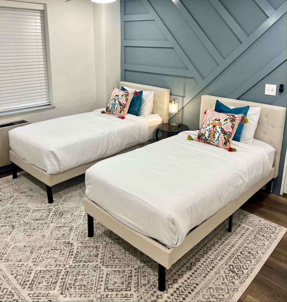 22G 2BR 2BA City Condo in Downtown Atlanta House in Atlanta