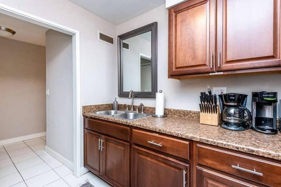 5J - 1BD 1BA Condo in Downtown Atlanta House in Atlanta