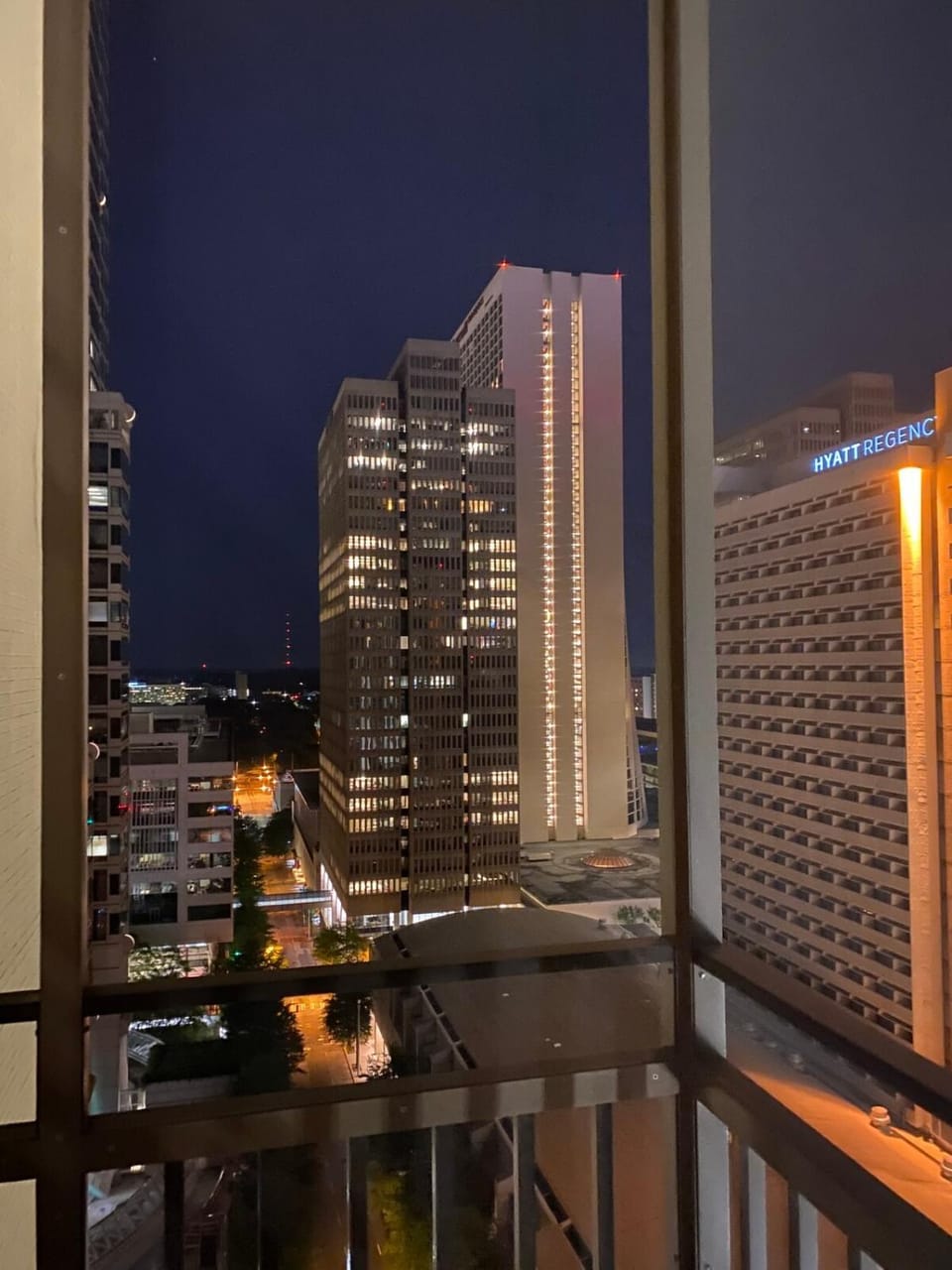 8th Floor Stylish Downtown Condo Private Balcony House in Atlanta