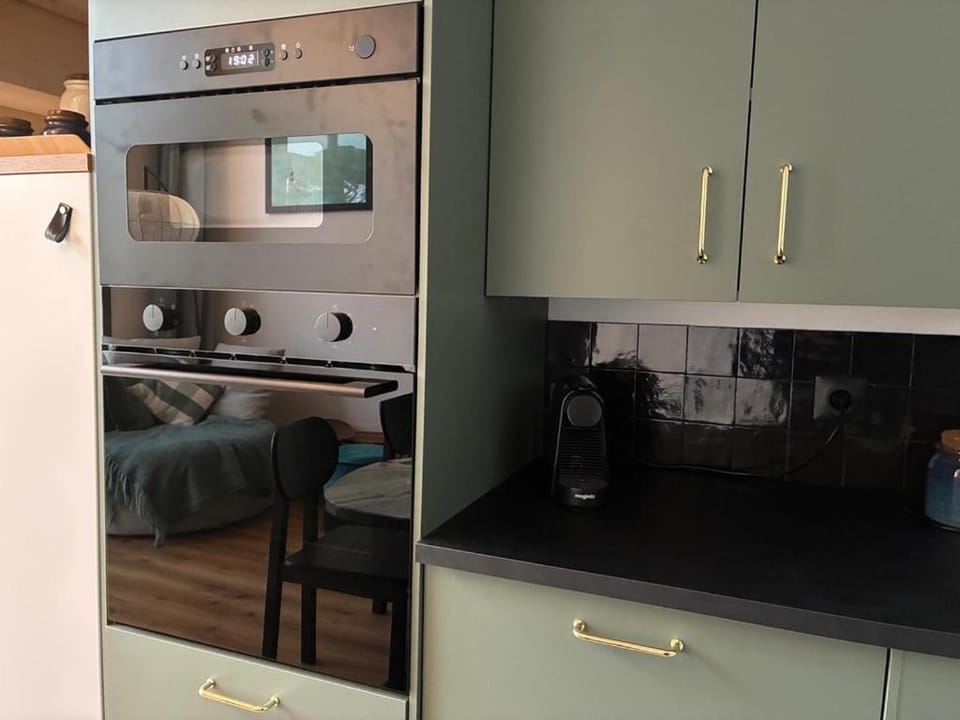 microwave, oven