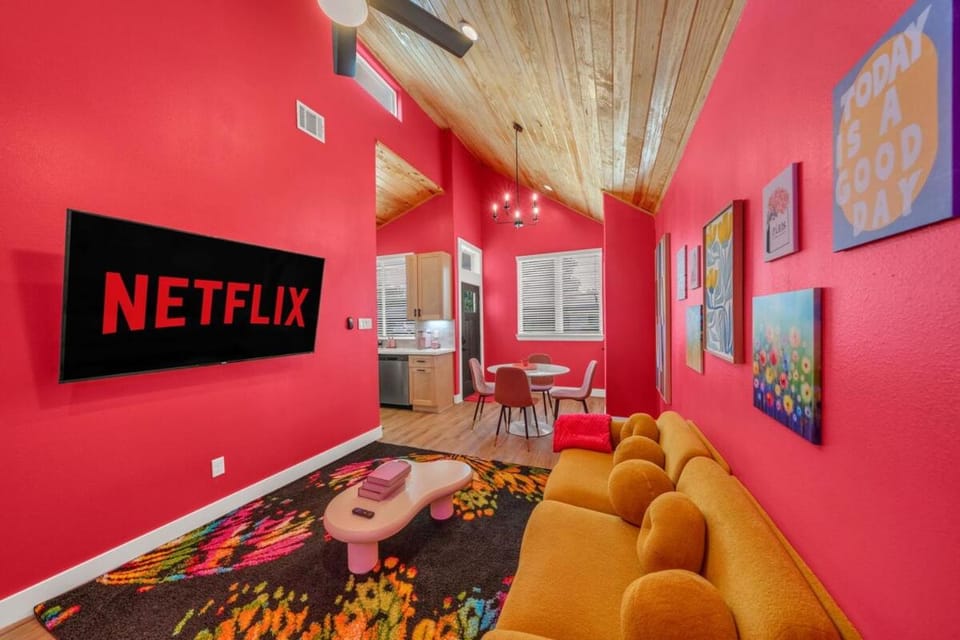 Viral Pink Home Houston B Hot Tub NRG Med Ctr Apartment in Houston