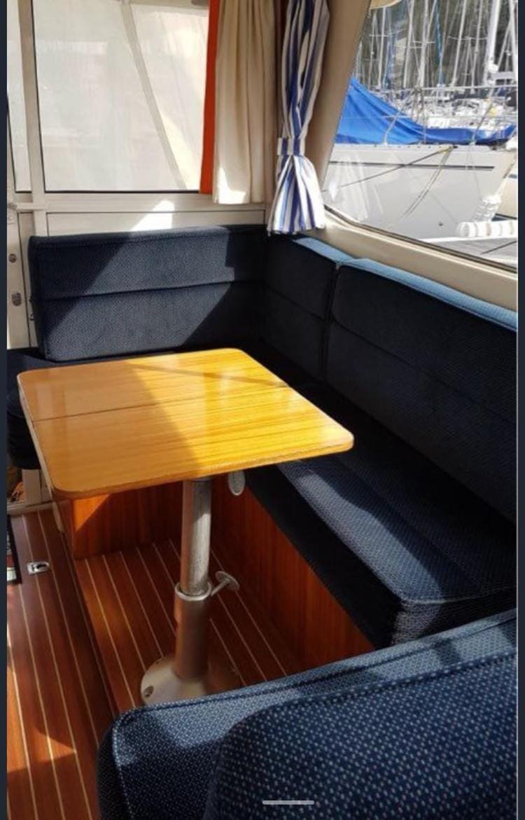 Bateau 4 à 6 pers hyper centre Lorient Docked boat in Lorient