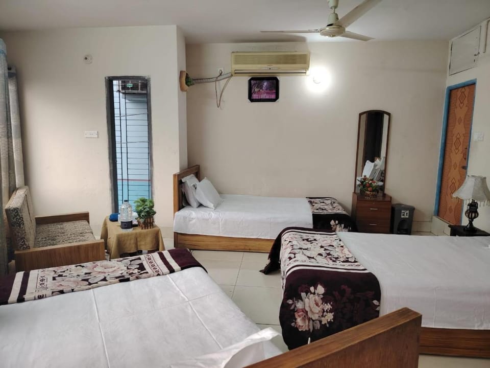 Hotel Sikder Residential - হোটেল শিকদার আবাসিক Hotel in Dhaka