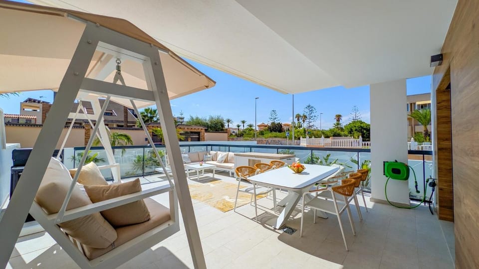 Apartment Gold Apartment in Mil Palmeras