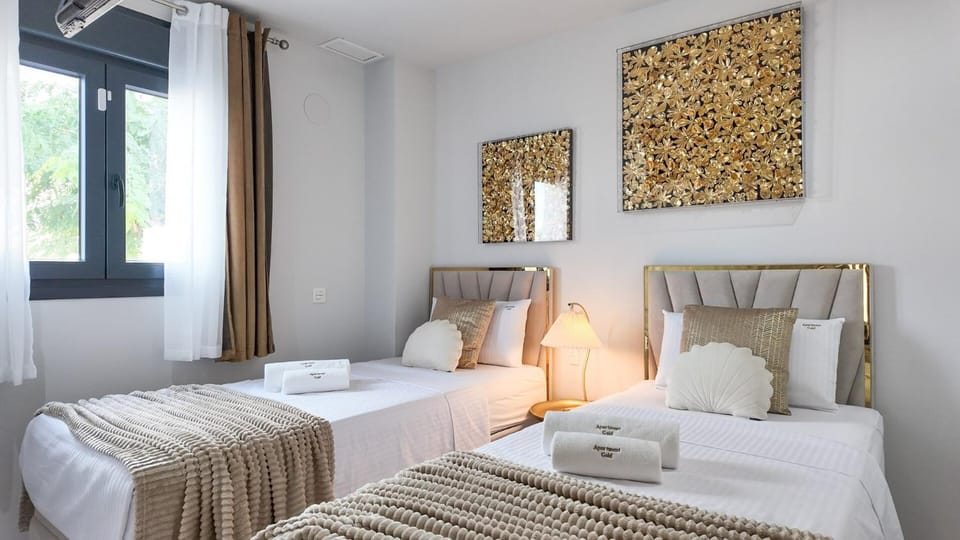 Apartment Gold Apartment in Mil Palmeras