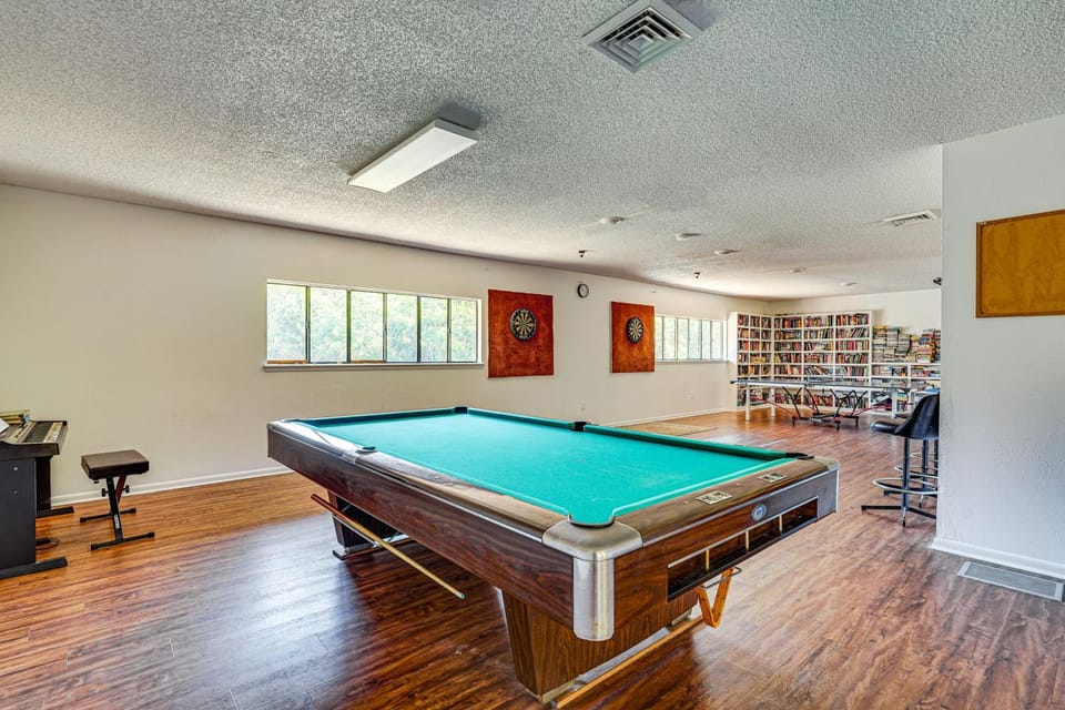 Walk to Shore: PCB Home w/ Balcony + Pool Access! House in Panama City Beach