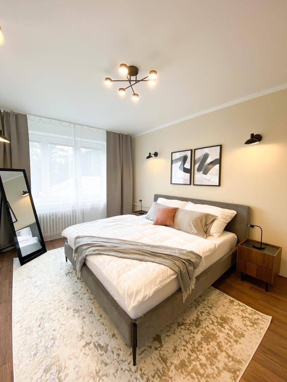 Bed, Photo of the whole room, Bedroom
