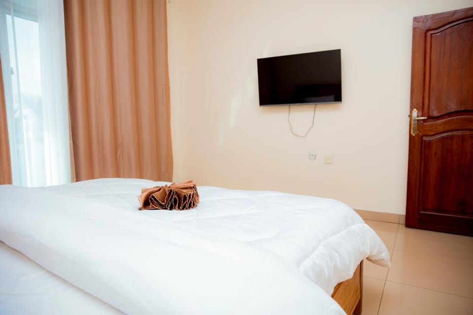 Bed, TV and multimedia, Photo of the whole room, Evening entertainment, Bedroom