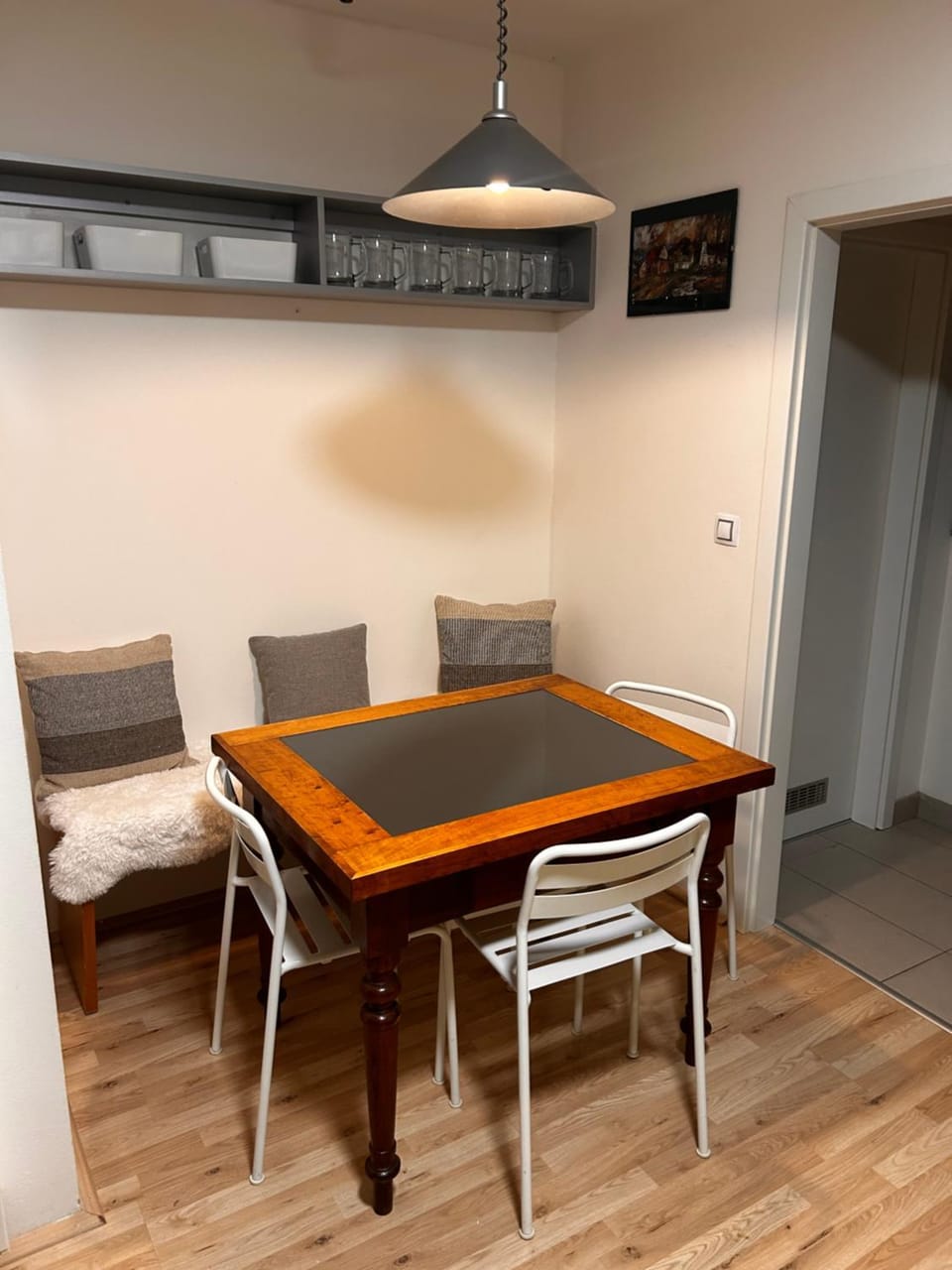 Seating area, Dining area