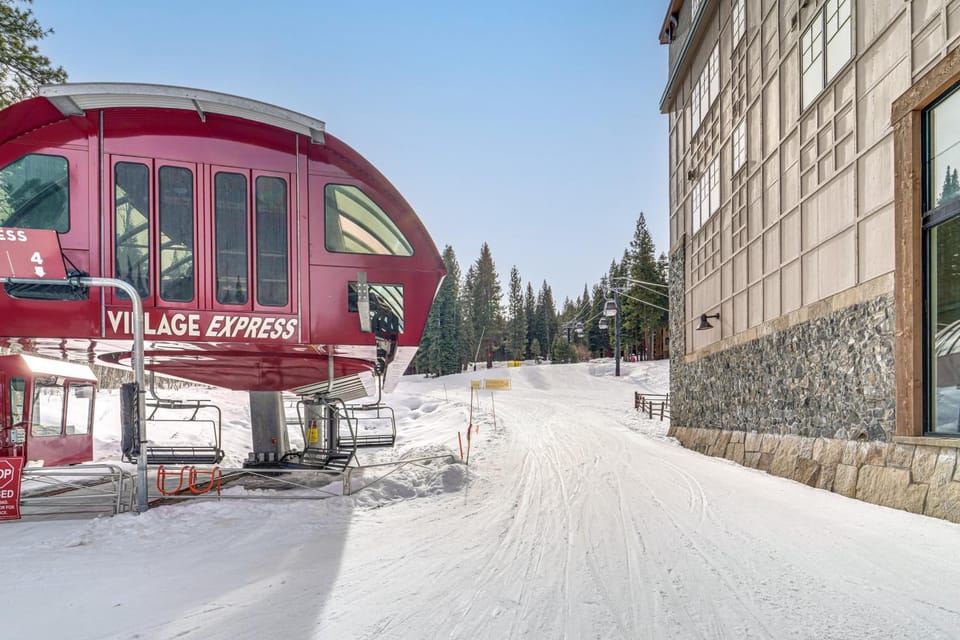 Northstar Ski-In/Out Condo w/ Resort Amenities! Apartment in Northstar Drive