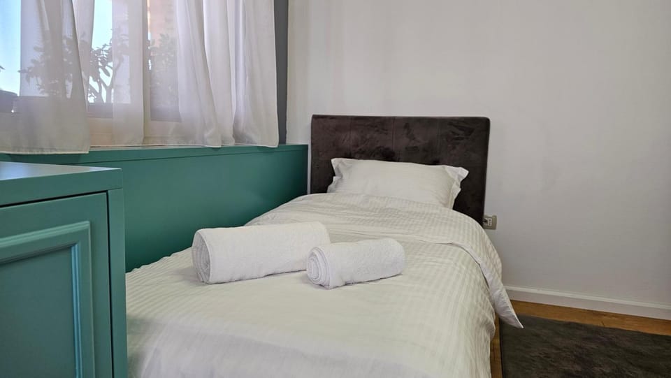 Bazaar's Eye Free Parking Spacious Tarrace Apartment in Tirana