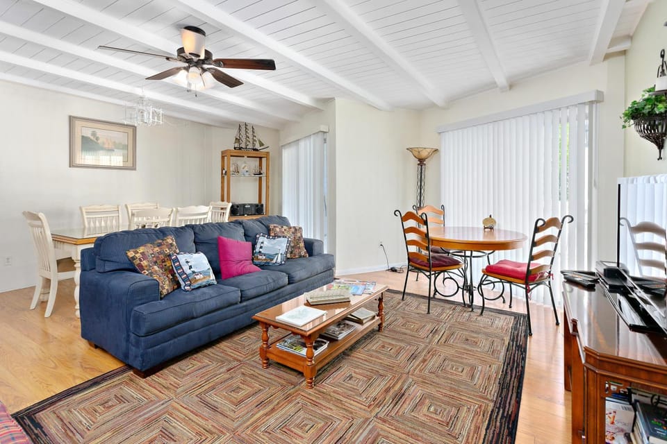 212 Olive Way House in Saint Simons Island