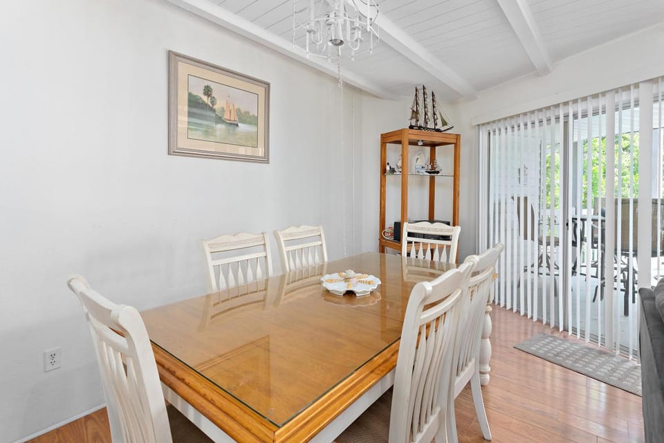 212 Olive Way House in Saint Simons Island