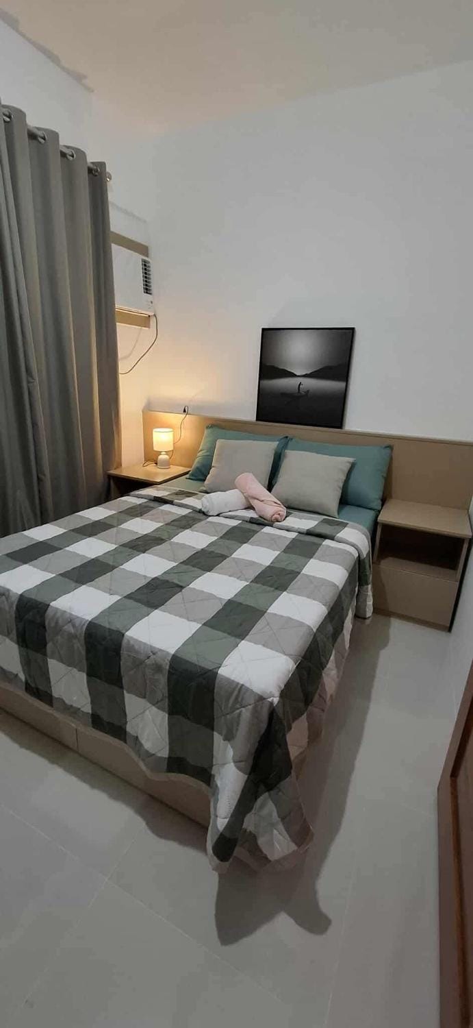 Royal Ocean Crest- Mactan Apartment in Lapu-Lapu City