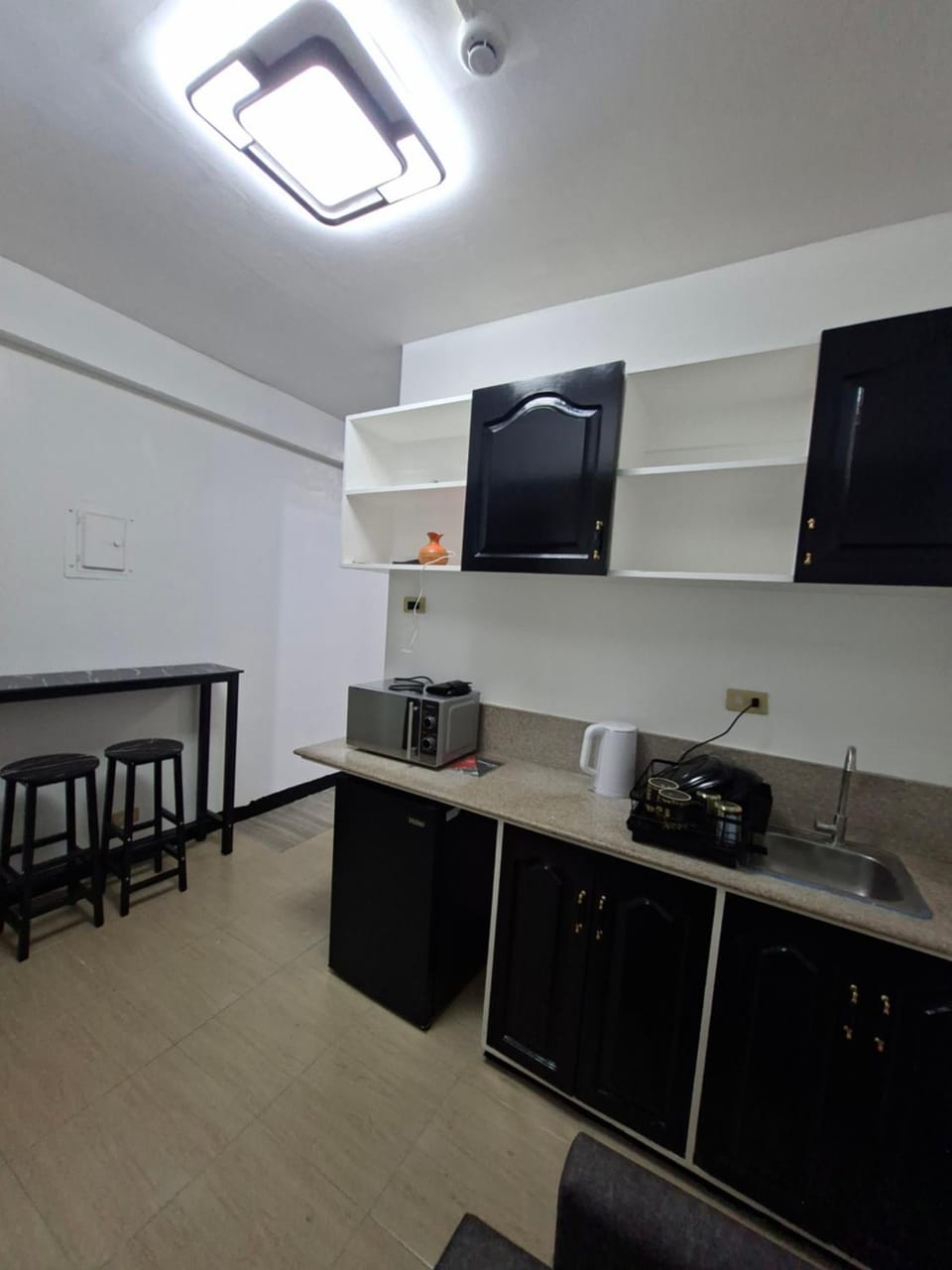 Kitchen or kitchenette, Dining area, oven