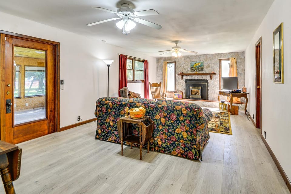 7 Mi to Bighorn Nat’l Forest: Dog-Friendly Home House in Wyoming