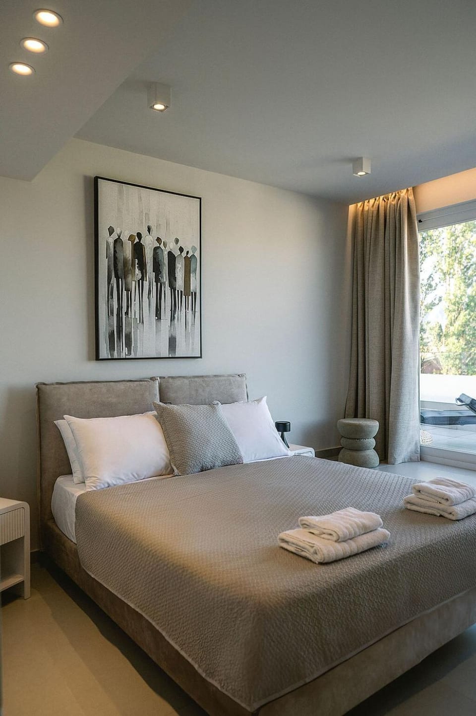 Bed, Photo of the whole room, Bedroom, towels