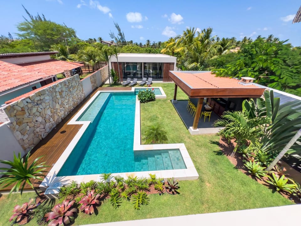 Property building, Spring, Garden, Pool view, Swimming pool, Swimming pool, sunbed