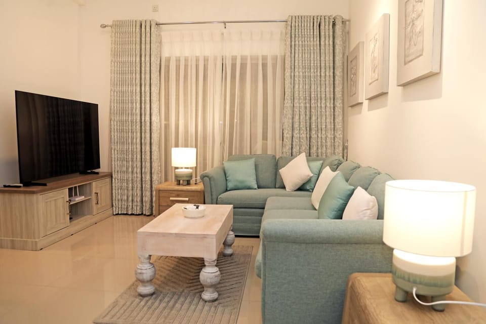 The Greek Cottage - Santorini Resort Negombo Apartment in Negombo