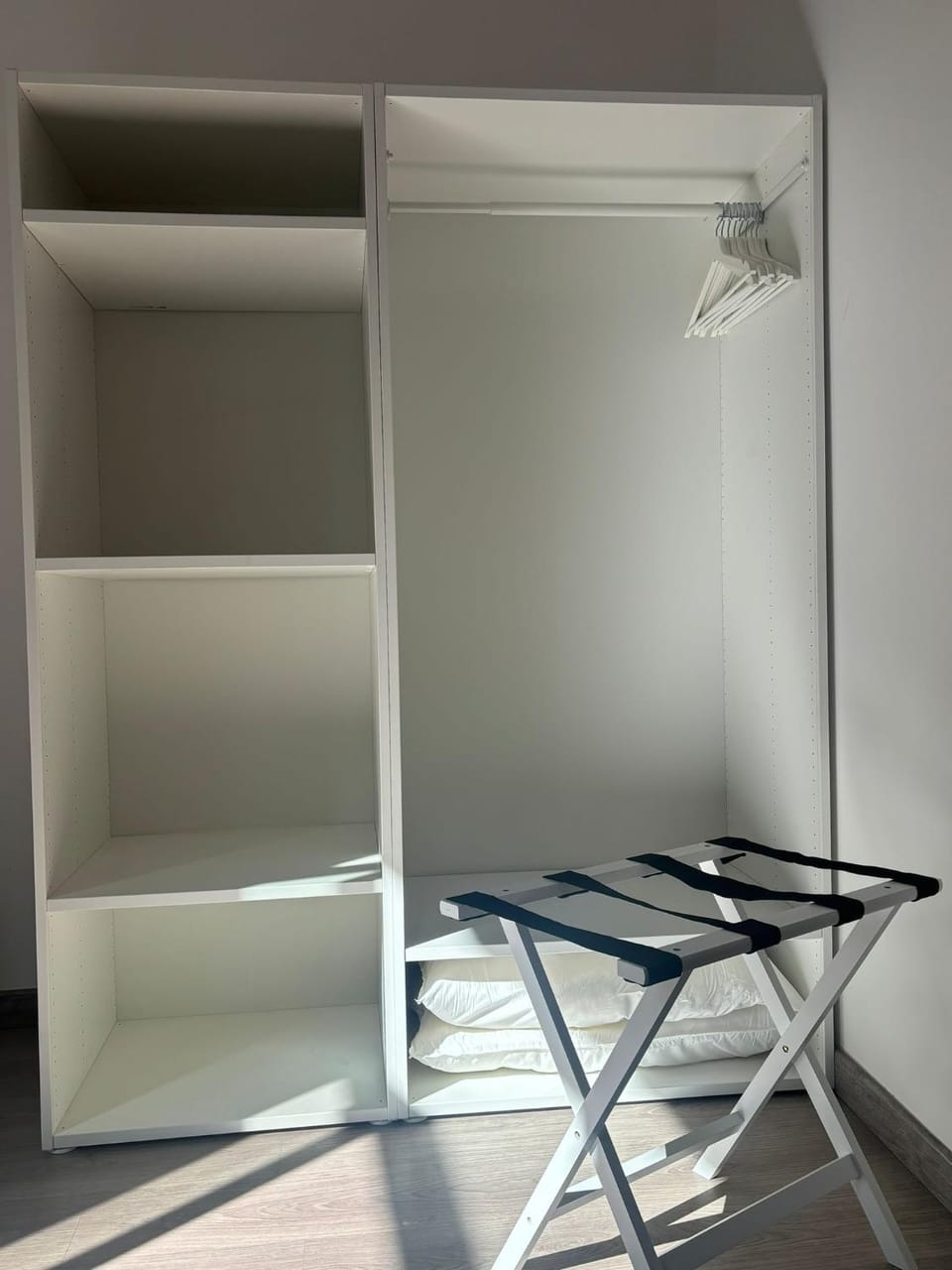 Bedroom, wardrobe