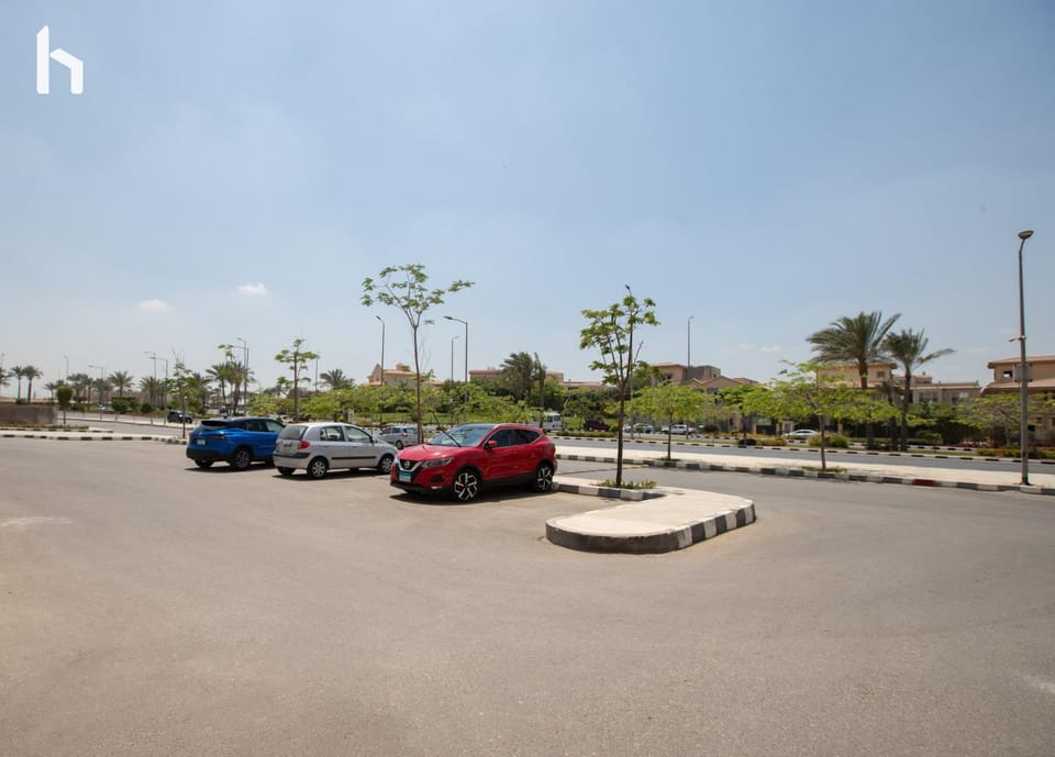 Neighbourhood, Location, Parking