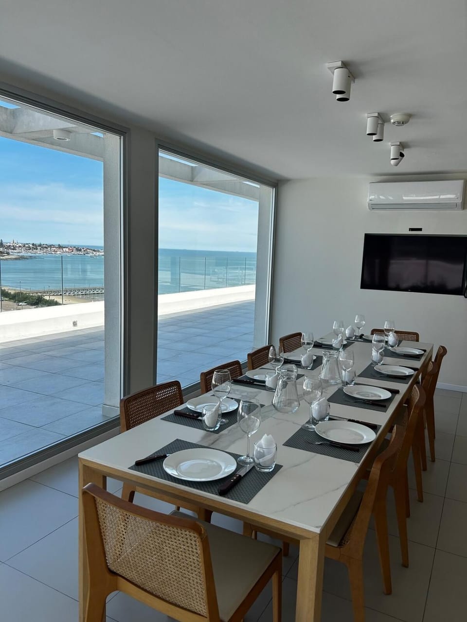 Apartamento a una cuadra de la playa mansa Torre Saint Honore 707 Apartment in Punta del Este